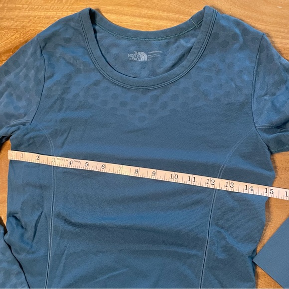 The North Face Layer Top - Picture 5 of 8